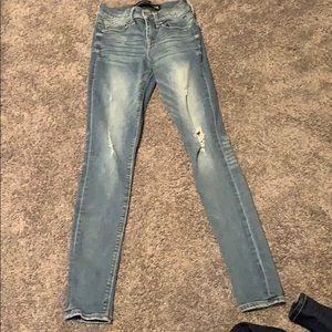 good condition, de stressed jeans
